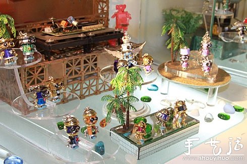 廢棄電腦零配件做成的創(chuàng)意飾品 -  rpnrmr.com