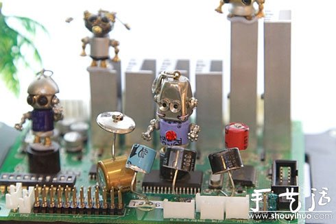 廢棄電腦零配件做成的創(chuàng)意飾品 -  rpnrmr.com