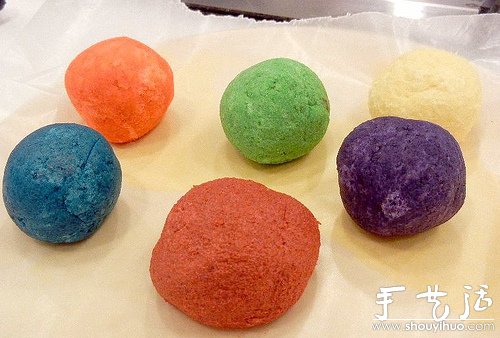 彩虹甜筒的DIY手工制作方法 -  rpnrmr.com
