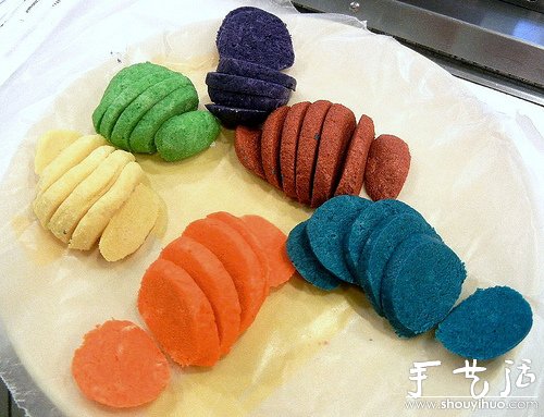 彩虹甜筒的DIY手工制作方法 -  rpnrmr.com