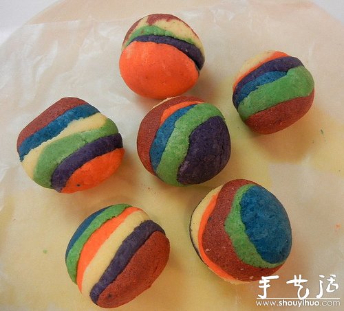 彩虹甜筒的DIY手工制作方法 -  rpnrmr.com