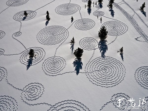 雪地上畫出來的藝術(shù)作品 -  rpnrmr.com