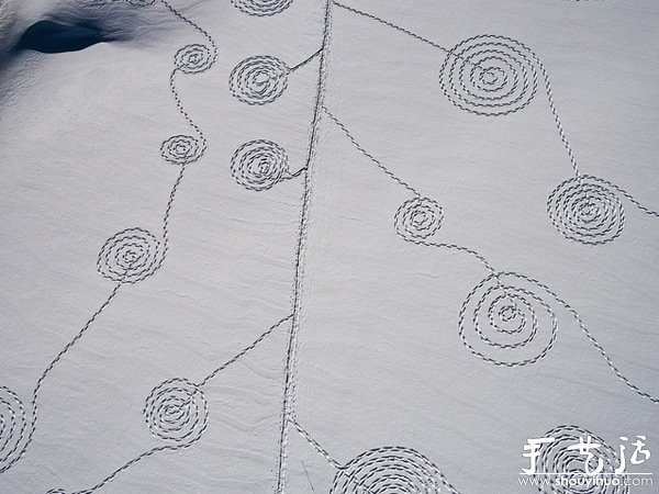 雪地上畫出來的藝術(shù)作品 -  rpnrmr.com