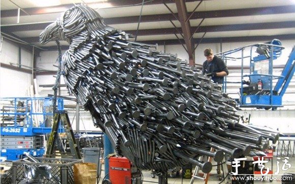 釘子DIY制作而成的巨鳥 -  rpnrmr.com