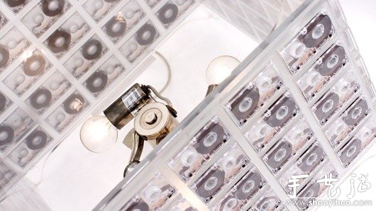 利用廢棄的磁帶DIY的臺燈 -  rpnrmr.com
