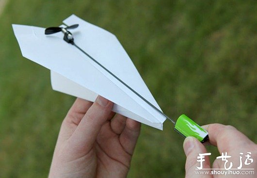 配備螺旋槳套件的紙飛機(jī)DIY -  rpnrmr.com