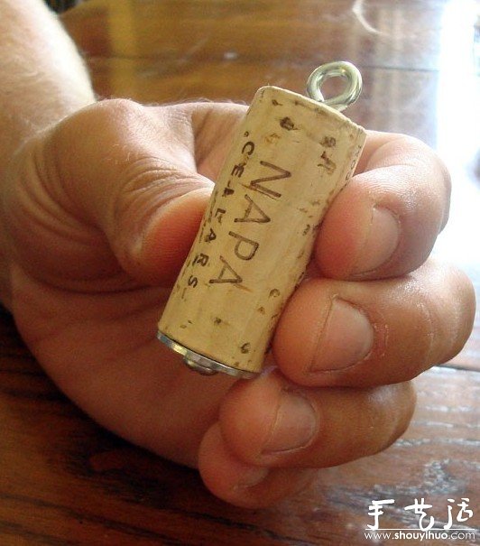 葡萄酒軟木塞DIY制作的項(xiàng)鏈 -  rpnrmr.com