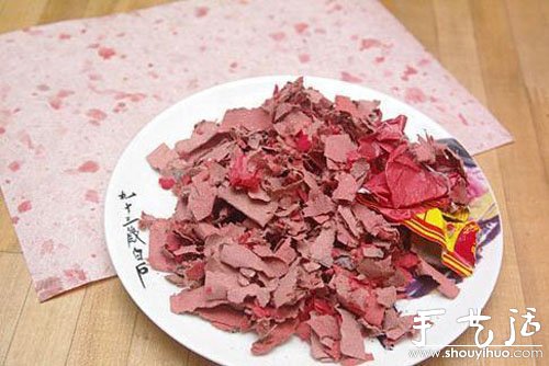 爆竹碎屑做成的紅包 -  rpnrmr.com