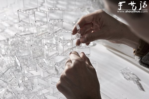 透明樂高積木堆砌的巨型吊燈 -  rpnrmr.com