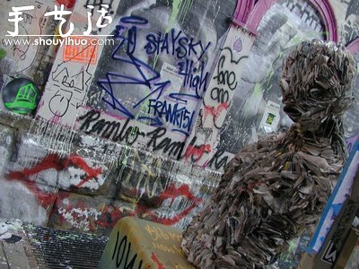 廢棄的報(bào)紙制作的折紙僵尸 -  rpnrmr.com