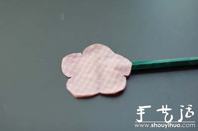 手工布藝制作裝飾小花的教程 -  rpnrmr.com