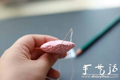 手工布藝制作裝飾小花的教程 -  rpnrmr.com