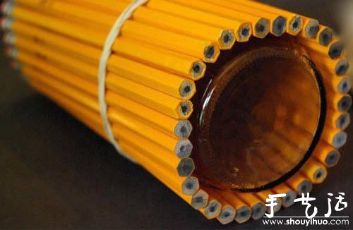 鉛筆捆綁DIY漂亮筆筒的創(chuàng)意手工教程 -  rpnrmr.com