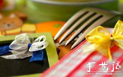 絲帶輕松制作蝴蝶結(jié)小飾物的教程 -  rpnrmr.com