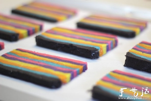 肚子里裝滿MM豆的彩虹小動(dòng)物做法 -  rpnrmr.com