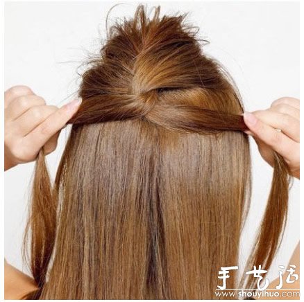 DIY簡(jiǎn)裝魚(yú)骨辮發(fā)型教程 -  rpnrmr.com