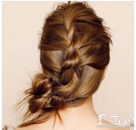DIY簡(jiǎn)裝魚(yú)骨辮發(fā)型教程 -  rpnrmr.com
