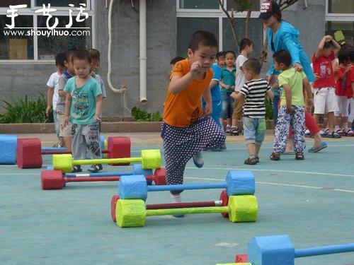 廢舊材料制作幼兒舉重器 -  rpnrmr.com
