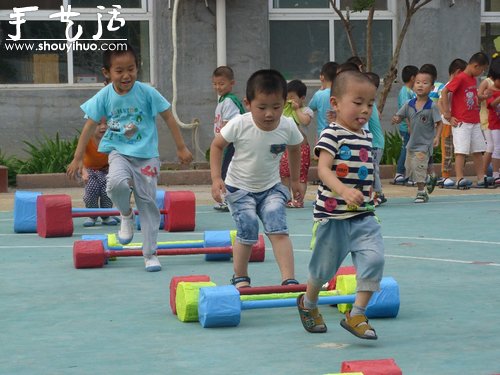 廢舊材料制作幼兒舉重器 -  rpnrmr.com