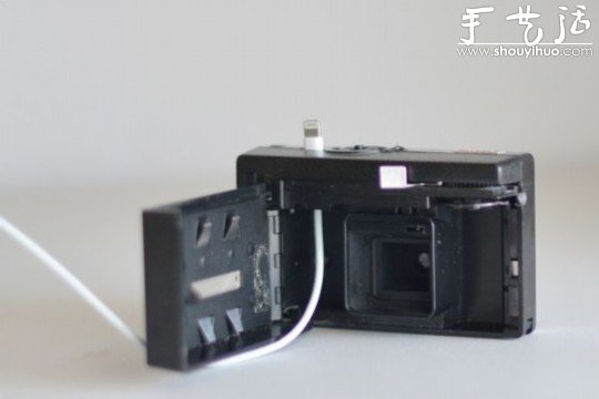 舊相機(jī)DIY改裝成iPhone手機(jī)充電插座 -  rpnrmr.com