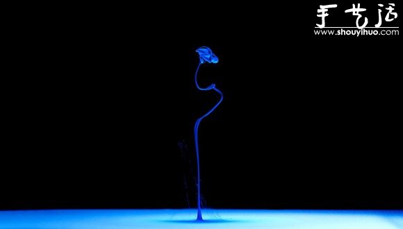 抓拍液體在水中的凝固瞬間 -  rpnrmr.com