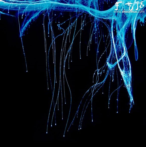 抓拍液體在水中的凝固瞬間 -  rpnrmr.com