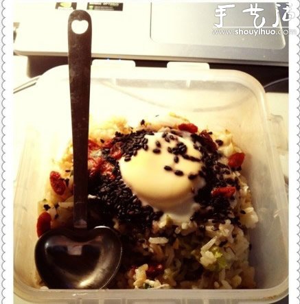 剩飯巧DIY：雞蛋芝麻蒸飯的做法 -  rpnrmr.com