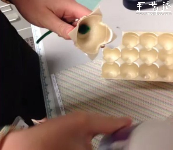 雞蛋托和紐扣手工DIY假花的教程 -  rpnrmr.com