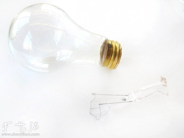 燈泡廢物利用DIY時(shí)尚花瓶的教程 -  rpnrmr.com