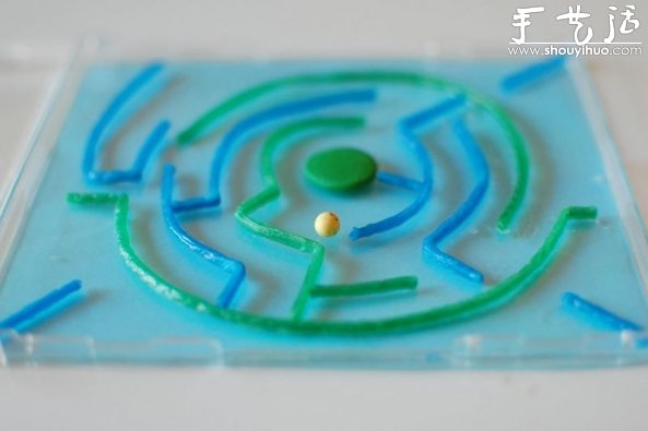 CD盒手工制作成小迷宮玩具的教程 -  rpnrmr.com