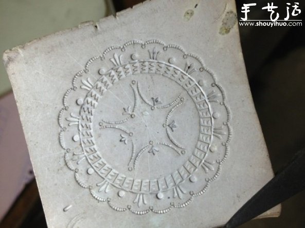 少數(shù)民族風(fēng)包包裝飾銀扣DIY教程 -  rpnrmr.com