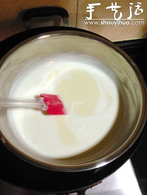 冰皮奶黃月餅的做法 -  rpnrmr.com