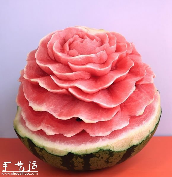 西瓜雕刻的玫瑰花 -  rpnrmr.com