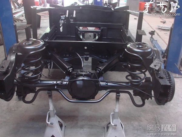 美國大叔破車改造 自制蝙蝠俠戰(zhàn)車 -  rpnrmr.com