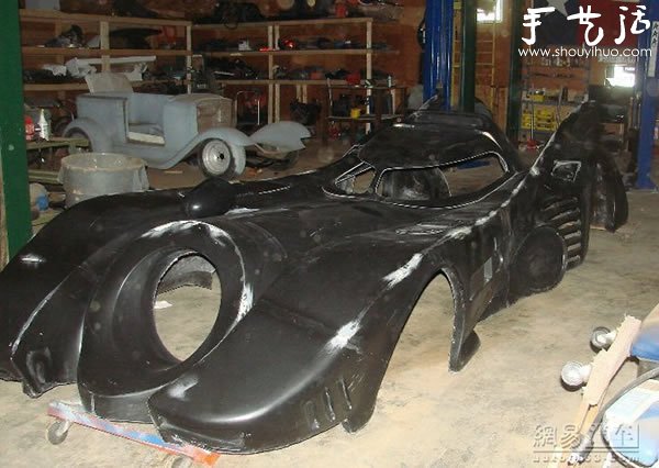 美國大叔破車改造 自制蝙蝠俠戰(zhàn)車 -  rpnrmr.com