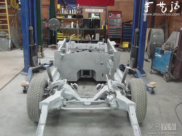 美國大叔破車改造 自制蝙蝠俠戰(zhàn)車 -  rpnrmr.com