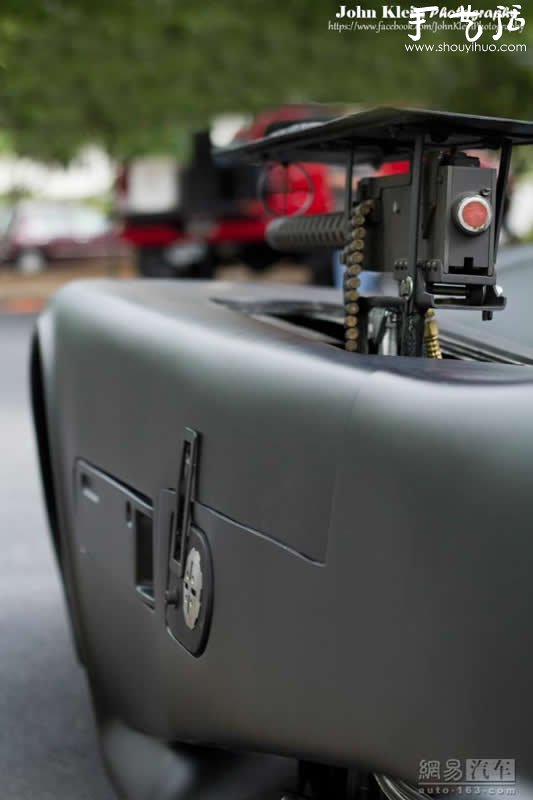 美國大叔破車改造 自制蝙蝠俠戰(zhàn)車 -  rpnrmr.com