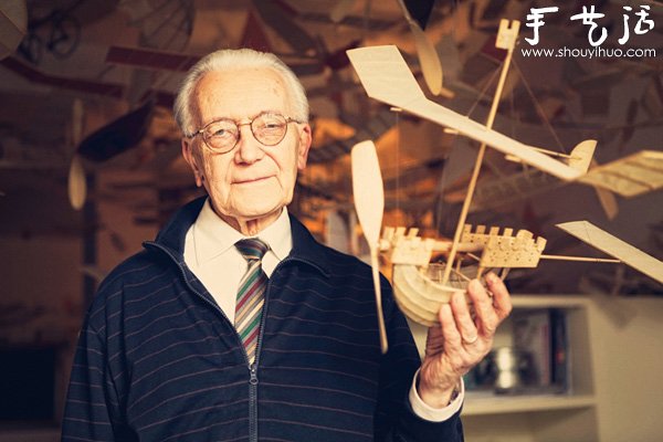 83歲老人手工制作的飛船模型 -  rpnrmr.com