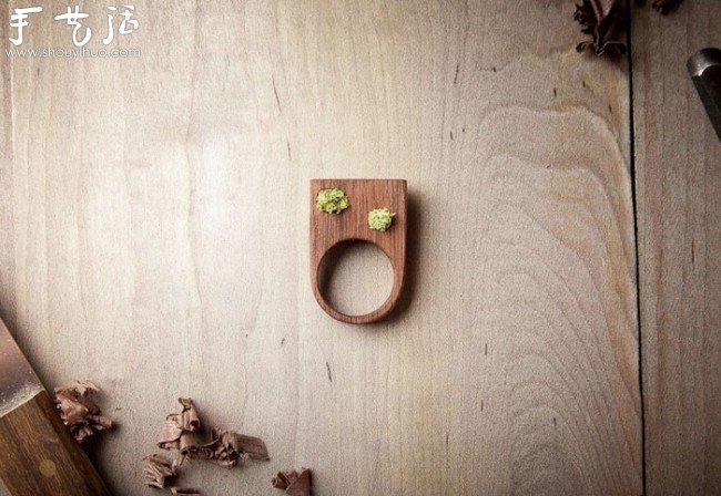 選用實(shí)心胡桃木雕刻制作的戒指 -  rpnrmr.com