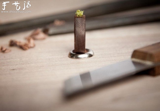 選用實(shí)心胡桃木雕刻制作的戒指 -  rpnrmr.com
