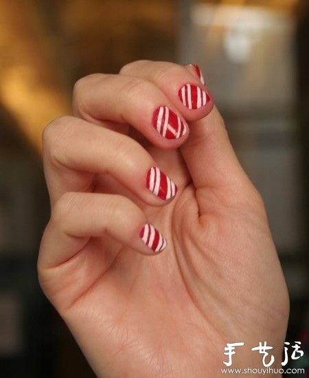 甜美又時(shí)尚 糖果風(fēng)條紋美甲簡易DIY -  rpnrmr.com