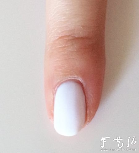 甜美又時(shí)尚 糖果風(fēng)條紋美甲簡易DIY -  rpnrmr.com