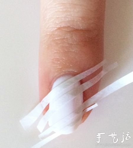 甜美又時(shí)尚 糖果風(fēng)條紋美甲簡易DIY -  rpnrmr.com