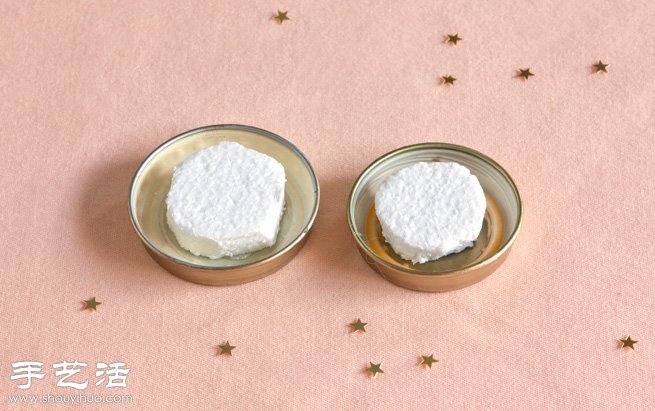 玻璃罐+創(chuàng)意+DIY 制作漂亮的雪景小飾品 -  rpnrmr.com