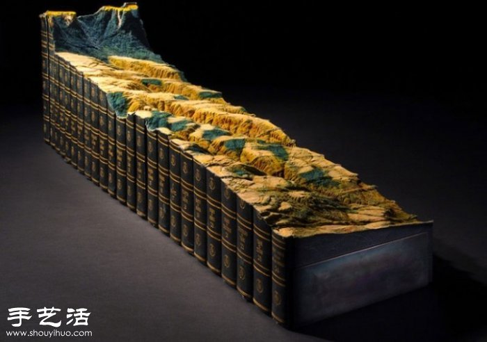 《大英百科全書》創(chuàng)作的書雕 向傳統(tǒng)印刷說再見~ -  rpnrmr.com