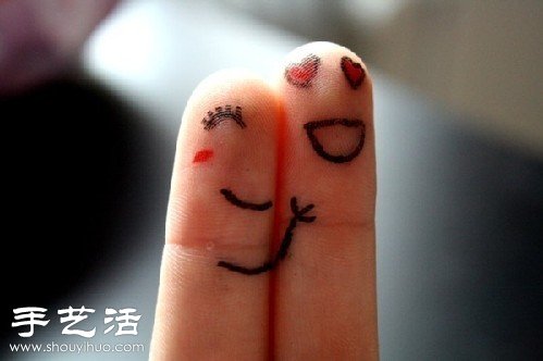 手指+簡(jiǎn)筆畫 DIY溫馨浪漫“愛相隨” -  rpnrmr.com
