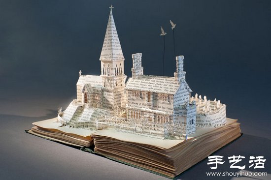 廢舊書本DIY創(chuàng)作驚人紙模作品 -  rpnrmr.com