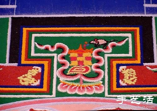 “繁華，不過(guò)是一掬細(xì)沙” 沙子繪制的佛學(xué)圖案  -  rpnrmr.com