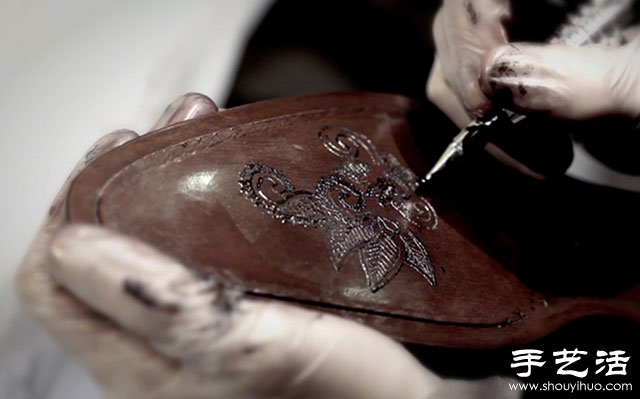 紋身藝術(shù)在皮靴上的運(yùn)用 -  rpnrmr.com