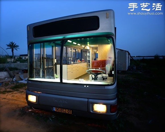 以色列女漢子DIY公交車改造變豪宅 -  rpnrmr.com